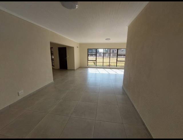 7 BEDROOM HOUSE FOR SALE IN DALPARK EXT 1